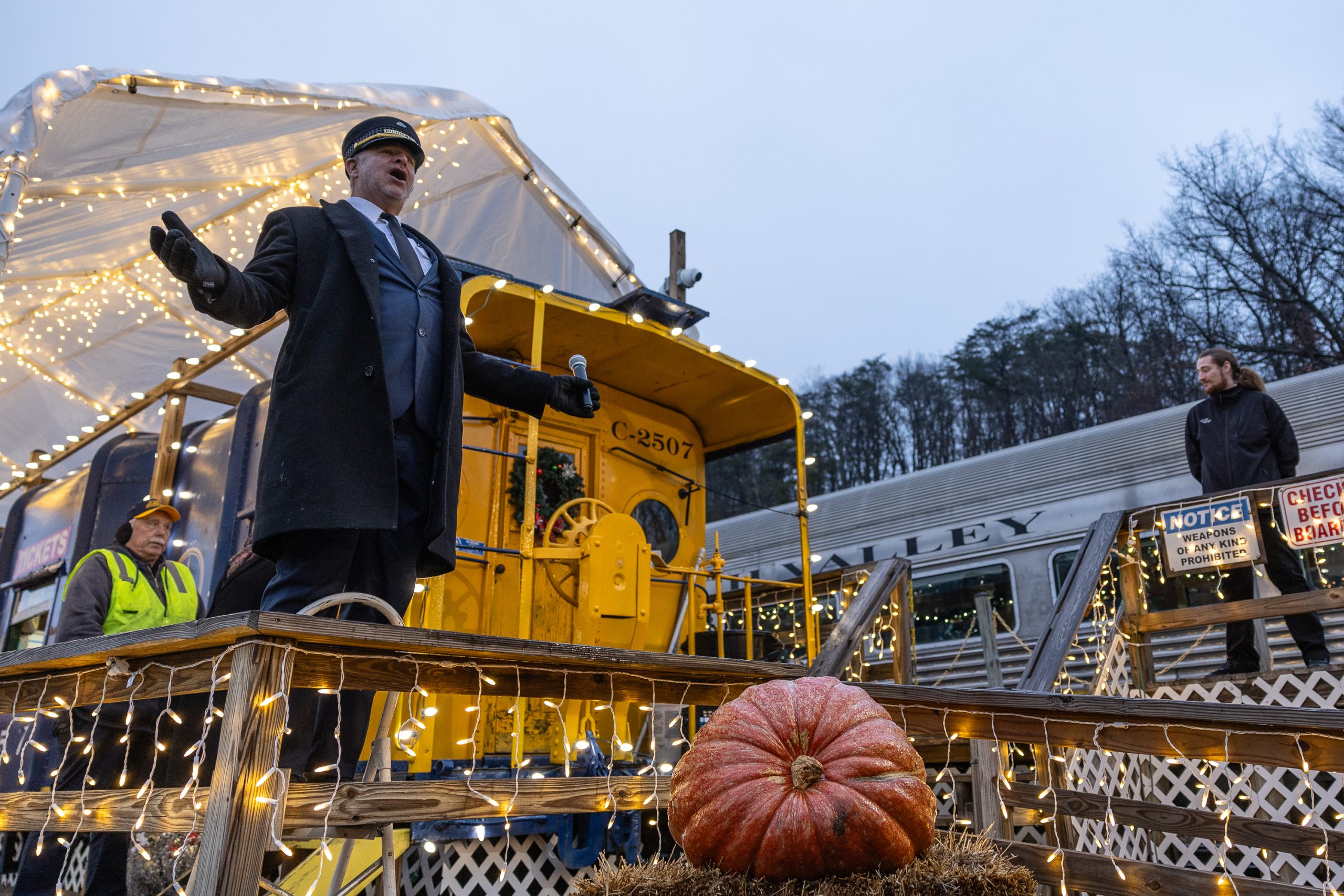 ナショナル National ライトラジオ BF-755R（1974年） From Romney to Santa's workshop, all aboard the Potomac Eagle's