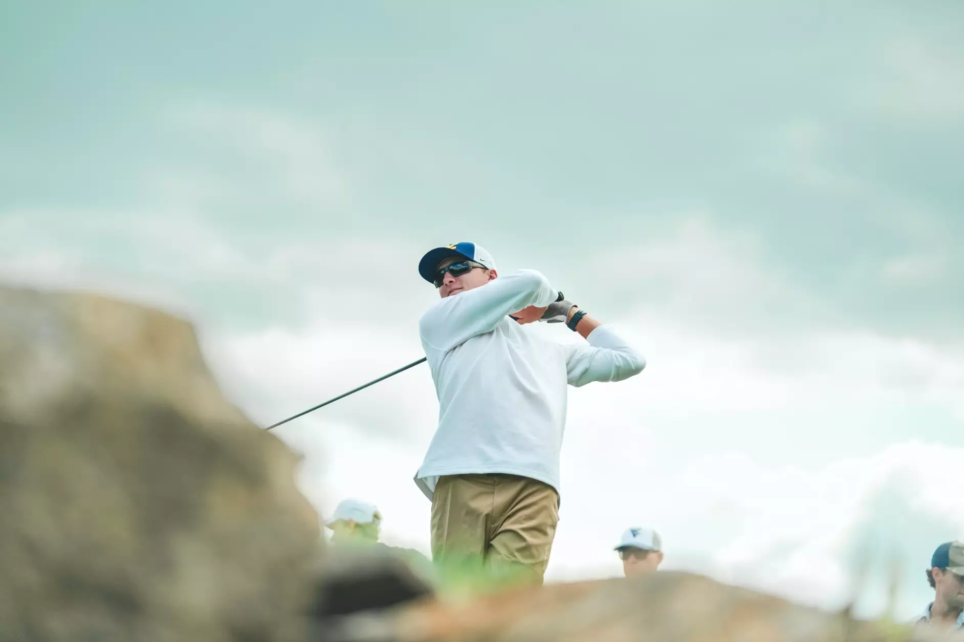 Freshman Ryan Leach shoots ten under, wins The Stono for WVU – The Real WV