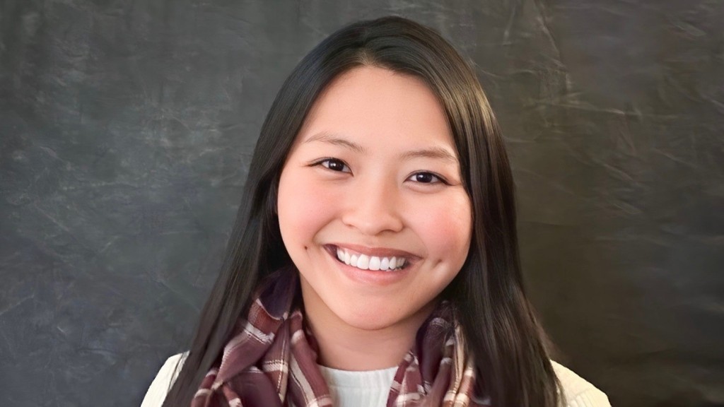 The current image has no alternative text. The file name is: emma-foster-asl.jpg