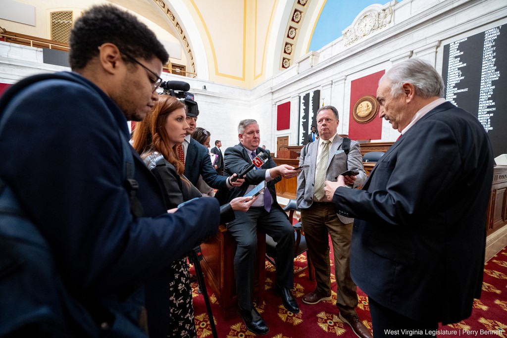 The current image has no alternative text. The file name is: E2_33F_8048735_1363892719_6.jpg