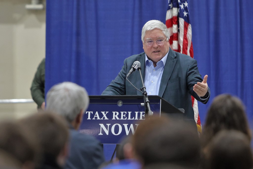 The current image has no alternative text. The file name is: morrisey-rally-01.jpg