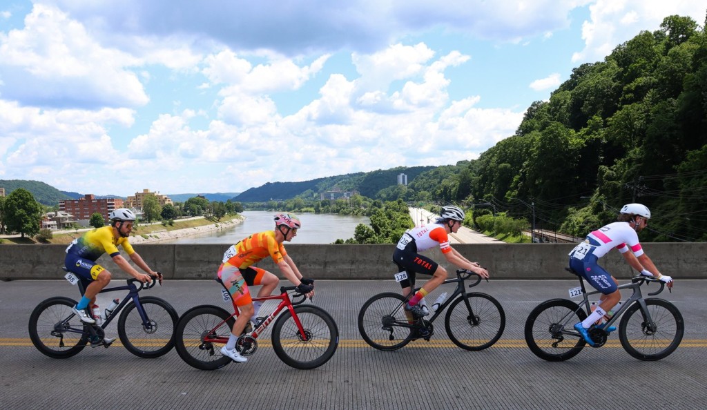 The current image has no alternative text. The file name is: charleston-usa-cycling.jpg