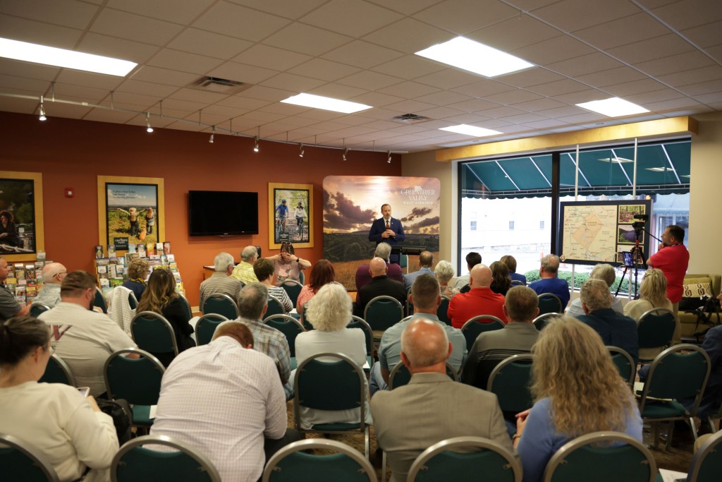 The current image has no alternative text. The file name is: greenbrier-gop-forum-crowd-shot-scaled.jpg