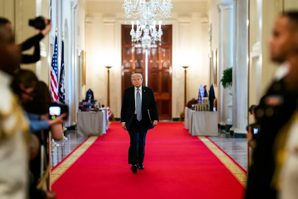 The current image has no alternative text. The file name is: trump-white-house.webp