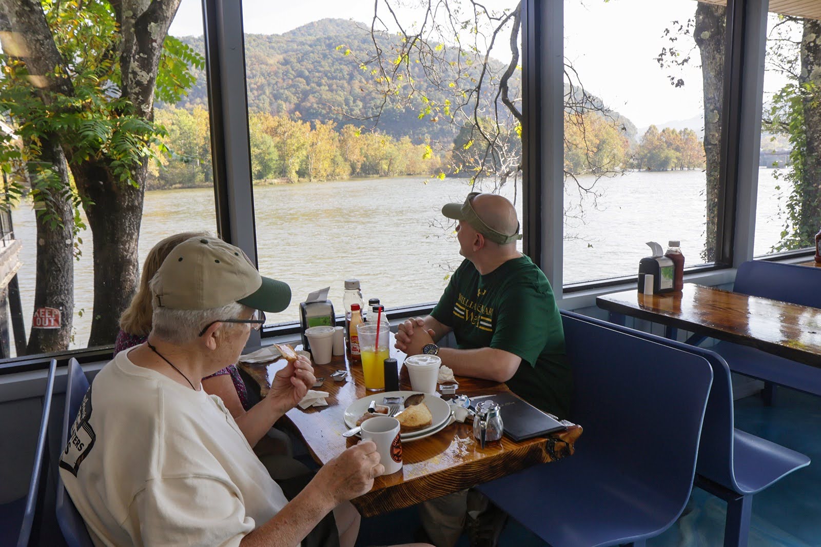 Our Place on the River brings new life to longtime Hinton restaurant – The Real WV